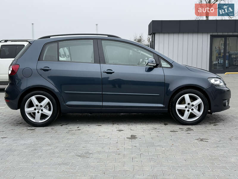 Хэтчбек Volkswagen Golf 2009 в Владимире