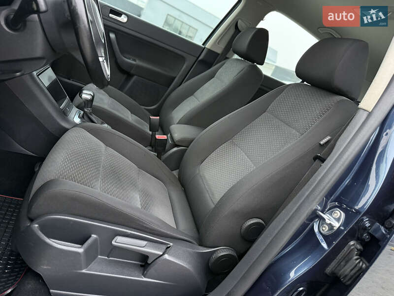 Хэтчбек Volkswagen Golf 2009 в Владимире