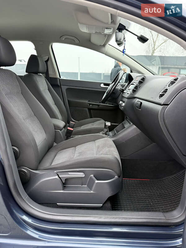 Хэтчбек Volkswagen Golf 2009 в Владимире