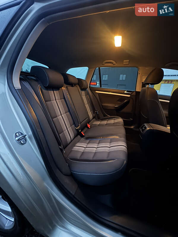 Универсал Volkswagen Golf 2012 в Черкассах