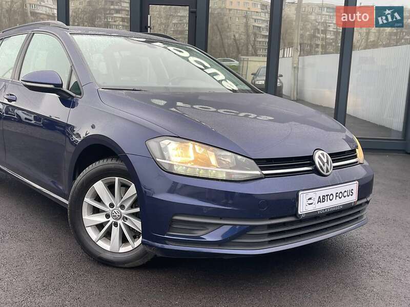 Універсал Volkswagen Golf 2017 в Києві