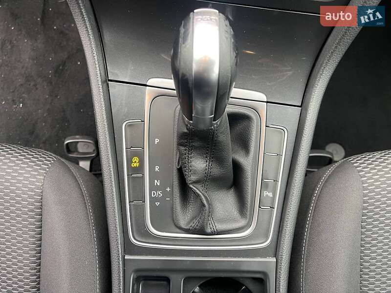 Універсал Volkswagen Golf 2017 в Києві