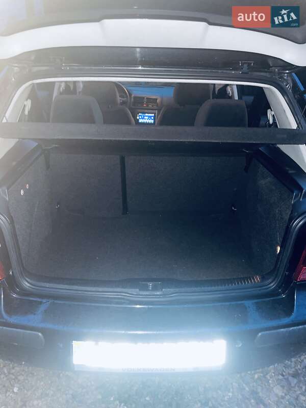 Хетчбек Volkswagen Golf 2002 в Коломиї