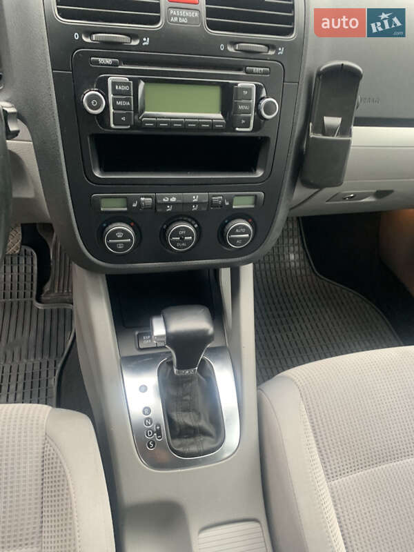 Универсал Volkswagen Golf 2009 в Козине