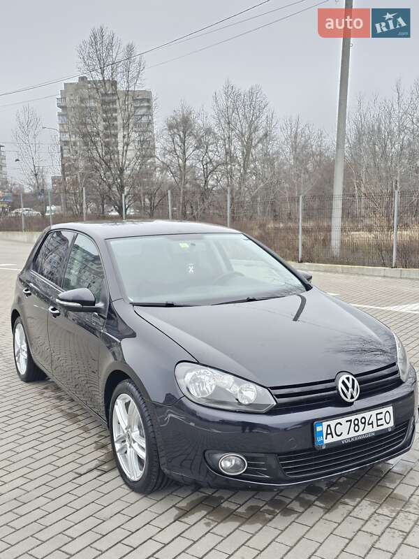 Хэтчбек Volkswagen Golf 2009 в Сумах