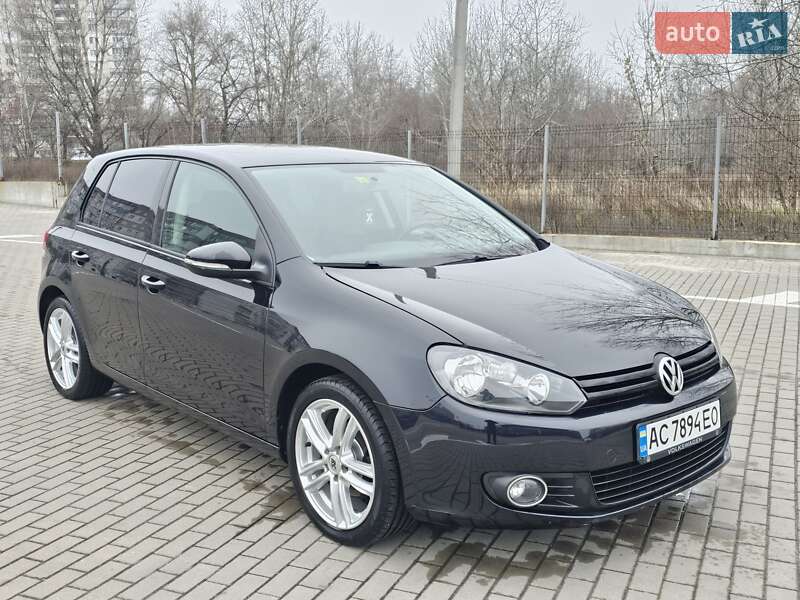 Хэтчбек Volkswagen Golf 2009 в Сумах