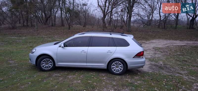 Універсал Volkswagen Golf 2011 в Корсунь-Шевченківському