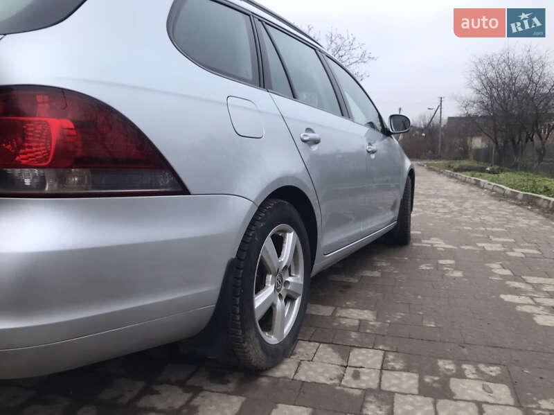 Універсал Volkswagen Golf 2010 в Львові