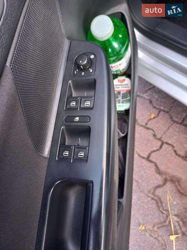 Універсал Volkswagen Golf 2010 в Львові