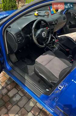 Хетчбек Volkswagen Golf 2002 в Слов'янську