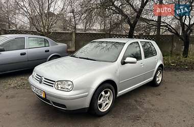 Хэтчбек Volkswagen Golf 2003 в Золочеве