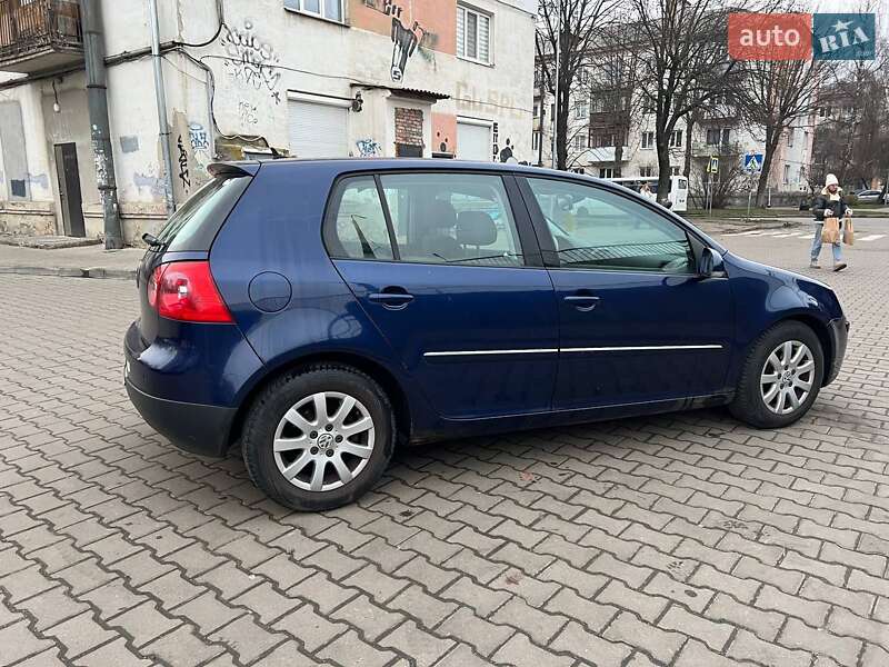 Хэтчбек Volkswagen Golf 2006 в Луцке