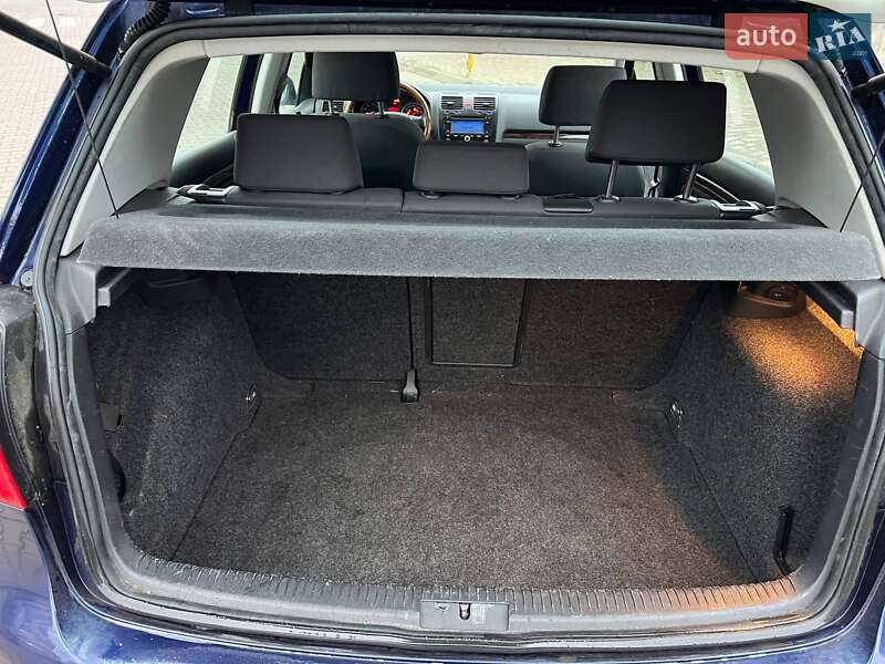 Хэтчбек Volkswagen Golf 2006 в Луцке