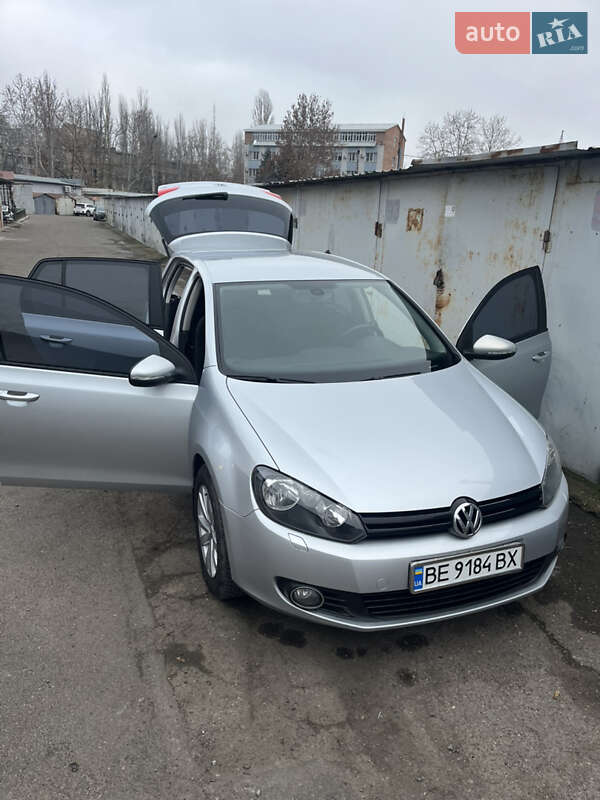 Хетчбек Volkswagen Golf 2011 в Миколаєві