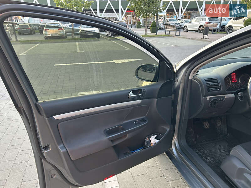 Хэтчбек Volkswagen Golf 2008 в Хмельницком