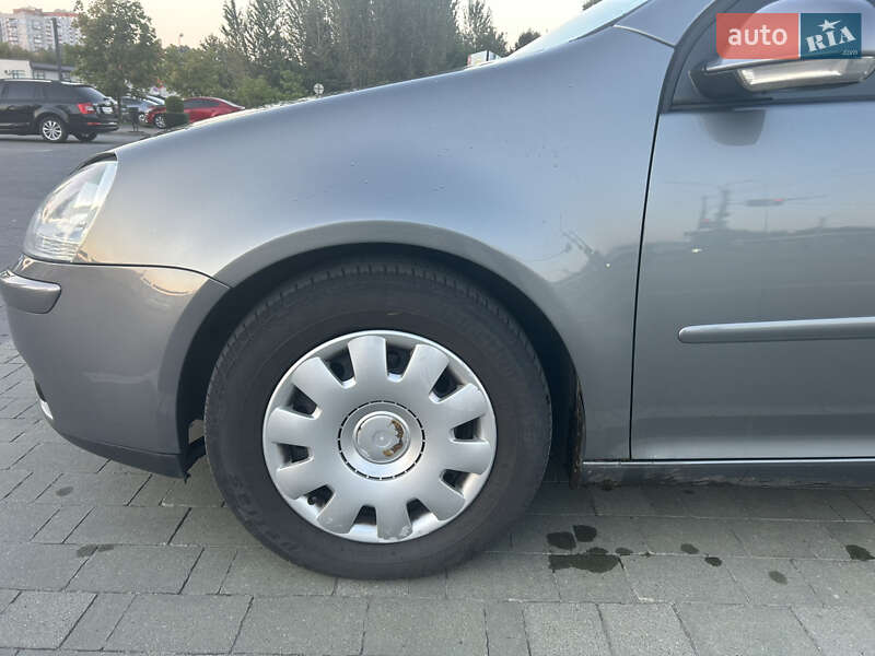 Хэтчбек Volkswagen Golf 2008 в Хмельницком