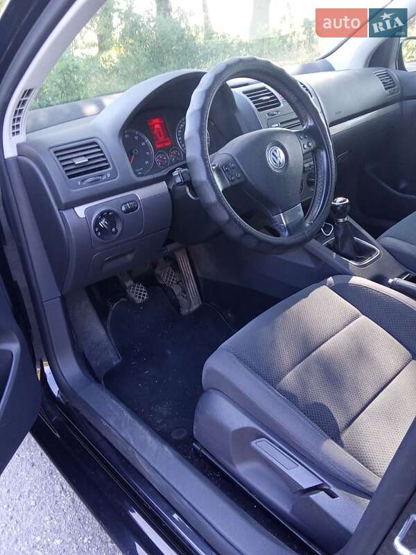 Хетчбек Volkswagen Golf 2008 в Дніпрі