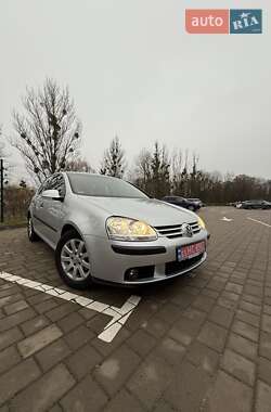 Хэтчбек Volkswagen Golf 2005 в Луцке