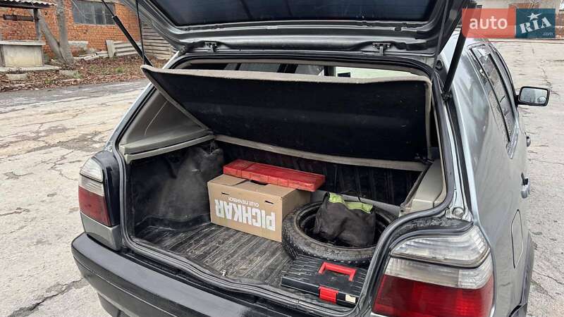 Хэтчбек Volkswagen Golf 1994 в Дунаевцах
