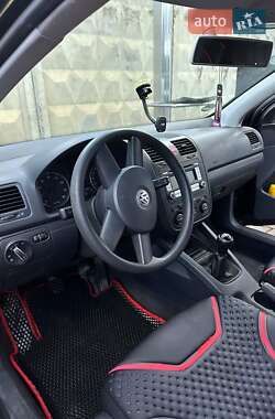 Хетчбек Volkswagen Golf 2004 в Хмельницькому
