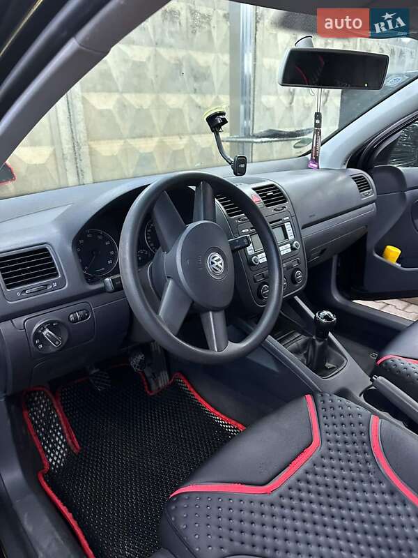 Volkswagen Golf 2004