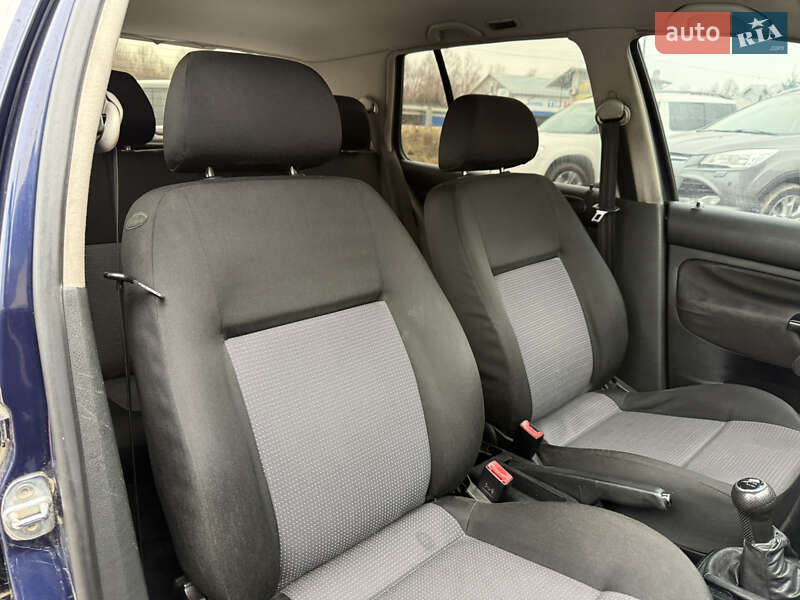 Хэтчбек Volkswagen Golf 2002 в Стрые фото 15 Хэтчбек Volkswagen Golf 2002 в Стрые