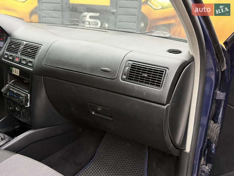 Хэтчбек Volkswagen Golf 2002 в Стрые фото 18 Хэтчбек Volkswagen Golf 2002 в Стрые