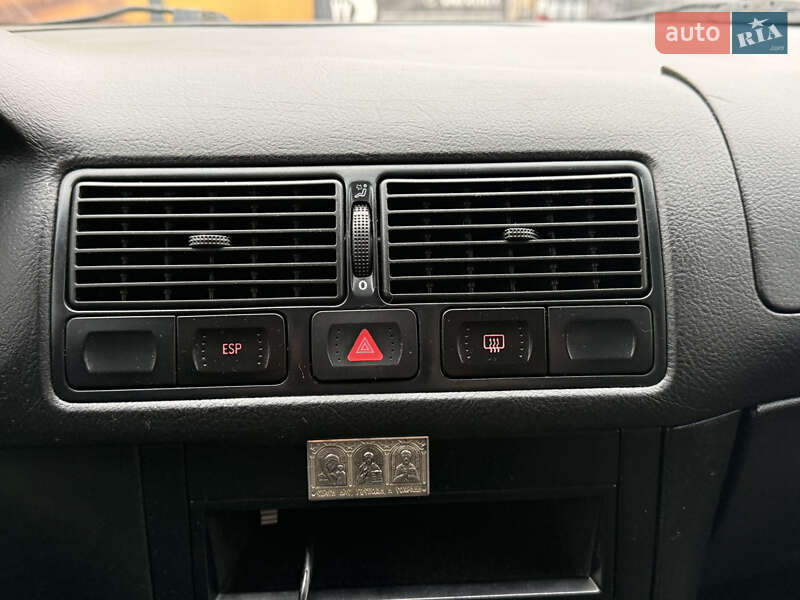 Хэтчбек Volkswagen Golf 2002 в Стрые фото 29 Хэтчбек Volkswagen Golf 2002 в Стрые