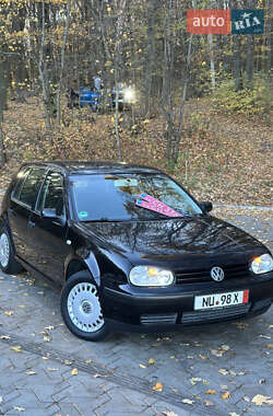 Хетчбек Volkswagen Golf 2002 в Тернополі