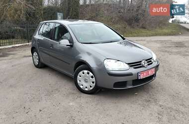 Хетчбек Volkswagen Golf 2005 в Луцьку