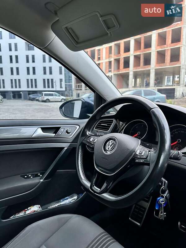 Универсал Volkswagen Golf 2016 в Ужгороде