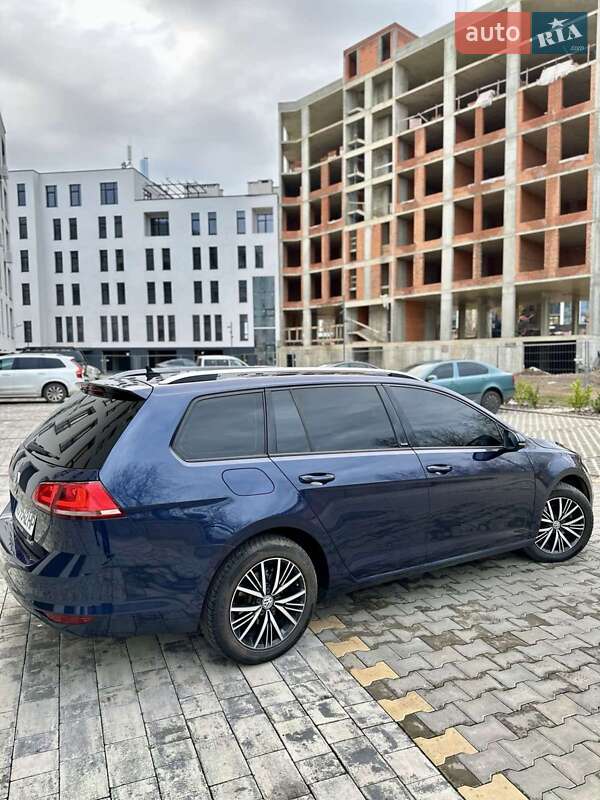 Универсал Volkswagen Golf 2016 в Ужгороде