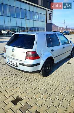 Хетчбек Volkswagen Golf 1998 в Хусті
