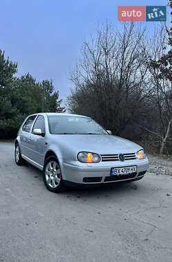 Хэтчбек Volkswagen Golf 2002 в Баре