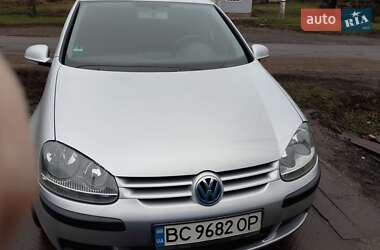 Хэтчбек Volkswagen Golf 2004 в Гадяче