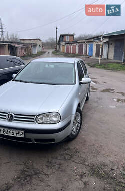 Хэтчбек Volkswagen Golf 2002 в Александрие