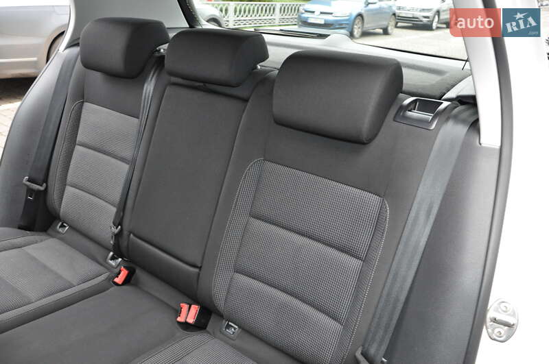 Хэтчбек Volkswagen Golf 2011 в Одессе