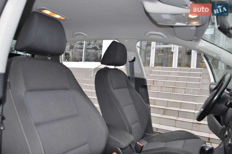 Хэтчбек Volkswagen Golf 2011 в Одессе