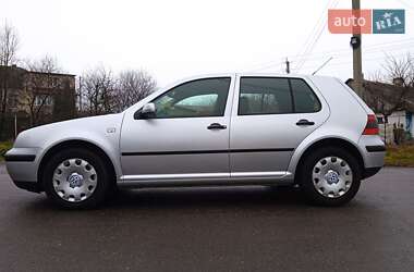 Хетчбек Volkswagen Golf 2003 в Красилові