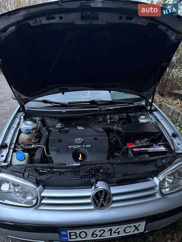 Хетчбек Volkswagen Golf 2000 в Збаражі