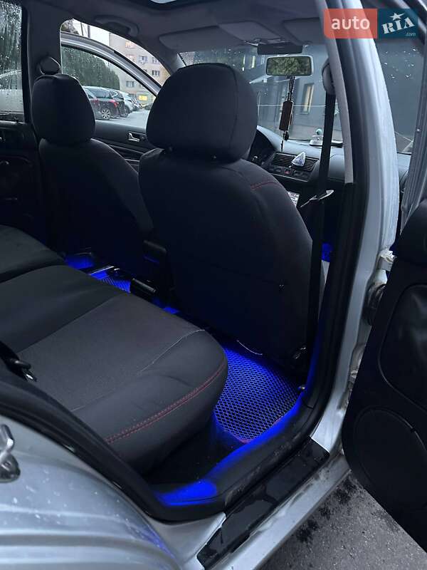 Хетчбек Volkswagen Golf 2000 в Збаражі