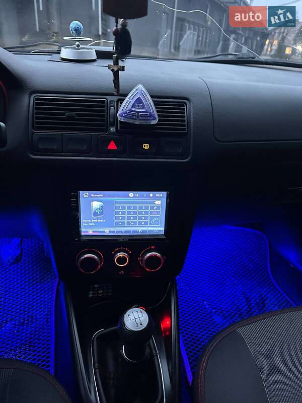 Хетчбек Volkswagen Golf 2000 в Збаражі