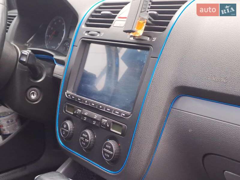 Хэтчбек Volkswagen Golf 2006 в Одессе