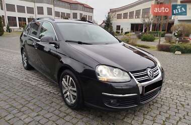 Універсал Volkswagen Golf 2009 в Стрию