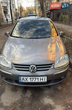 Хэтчбек Volkswagen Golf 2008 в Киеве