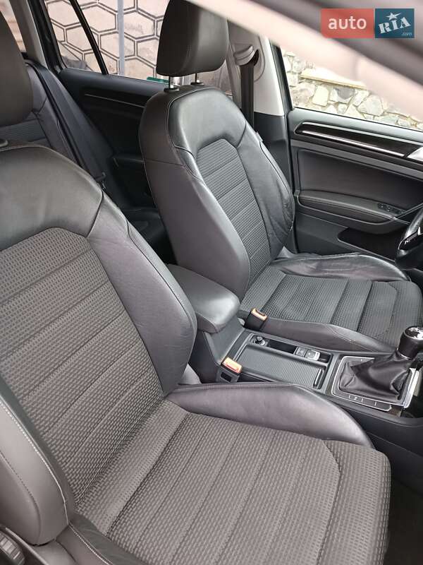 Універсал Volkswagen Golf 2014 в Сваляві