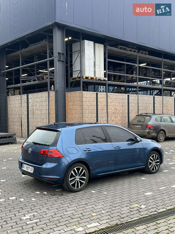 Хетчбек Volkswagen Golf 2015 в Івано-Франківську
