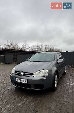 Хэтчбек Volkswagen Golf 2005 в Лановцах