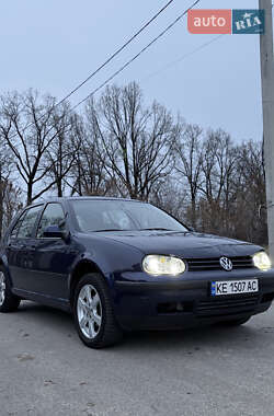 Хэтчбек Volkswagen Golf 2001 в Днепре