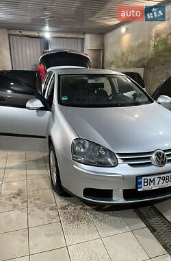 Хетчбек Volkswagen Golf 2003 в Ромнах